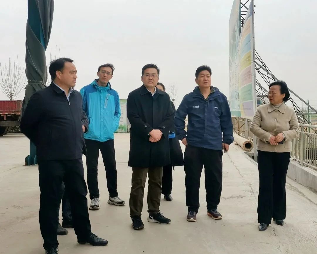 省農(nóng)技推廣中心生防站孫作文站長、青島農(nóng)業(yè)大學(xué)褚棟教授一行到我院調(diào)研
